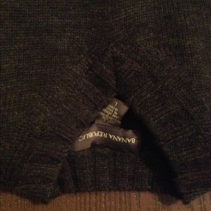 Banana Republic 100% Merino Wool v-neck sweater